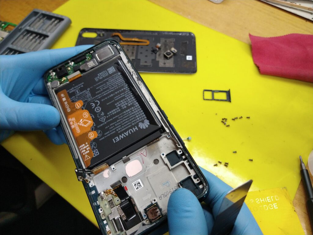 Ремонт Huawei P Smart Z после залития Замена разъёма на Huawei P Smart в СЦ "ПК-Партнер" в Броварах
