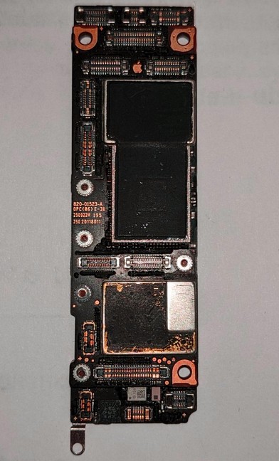 плата Заменить дисплей iPhone X в Броварах